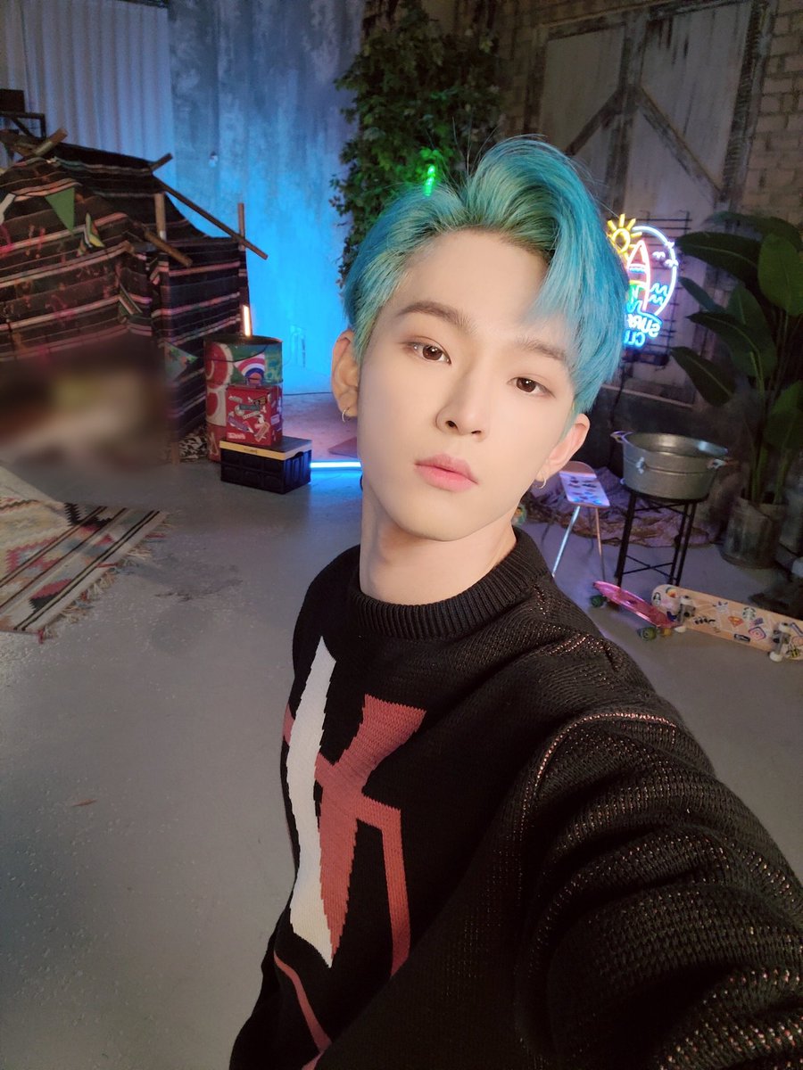 official_ONEUS's tweet photo. [#이도]
700일 축하해 투문♡ 항상 너무 
고맙고 사랑해♡ 내가 행복하게 
해줄 거야 우리 투문♡ https://t.co/Mwxax6JBuI