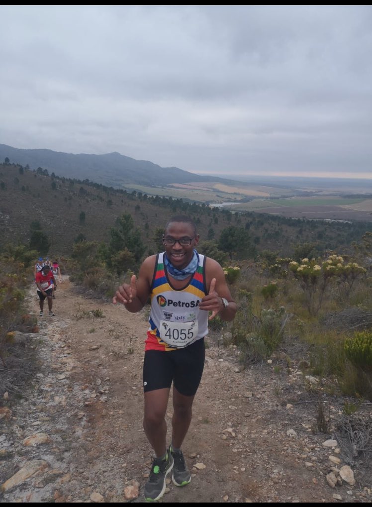 Now it’s real. We reach the mountain (no running happens here unless you’re an elite runner) everyone walks and it’s normal very normal to walk here.