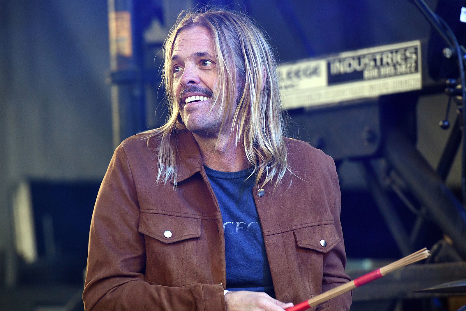 I\d like to wish a happy 49th birthday to Taylor Hawkins, drummer for Foo Fighters! 