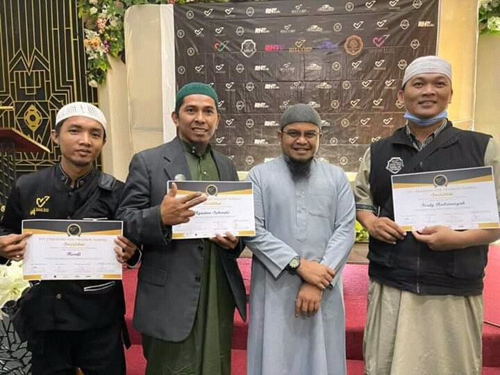 REHABHATI_IT2's tweet photo. Bismillah,
Moment indah bersama Ust @nai_rehab Invent TE dan TFT Sumsel 12,13,14 Februari 2021 di Sri Melayu jl.Demang Lebar Daun Palembang, Sumatra Selatan.
Semakain mempererat ukhuwah kita ..

Barakallahufik..

#rehabhati
#RHIT2
#RHBA
#Ruqyahsyariyyah
#palembangbertauhid https://t.co/u5Y6VzI6ar