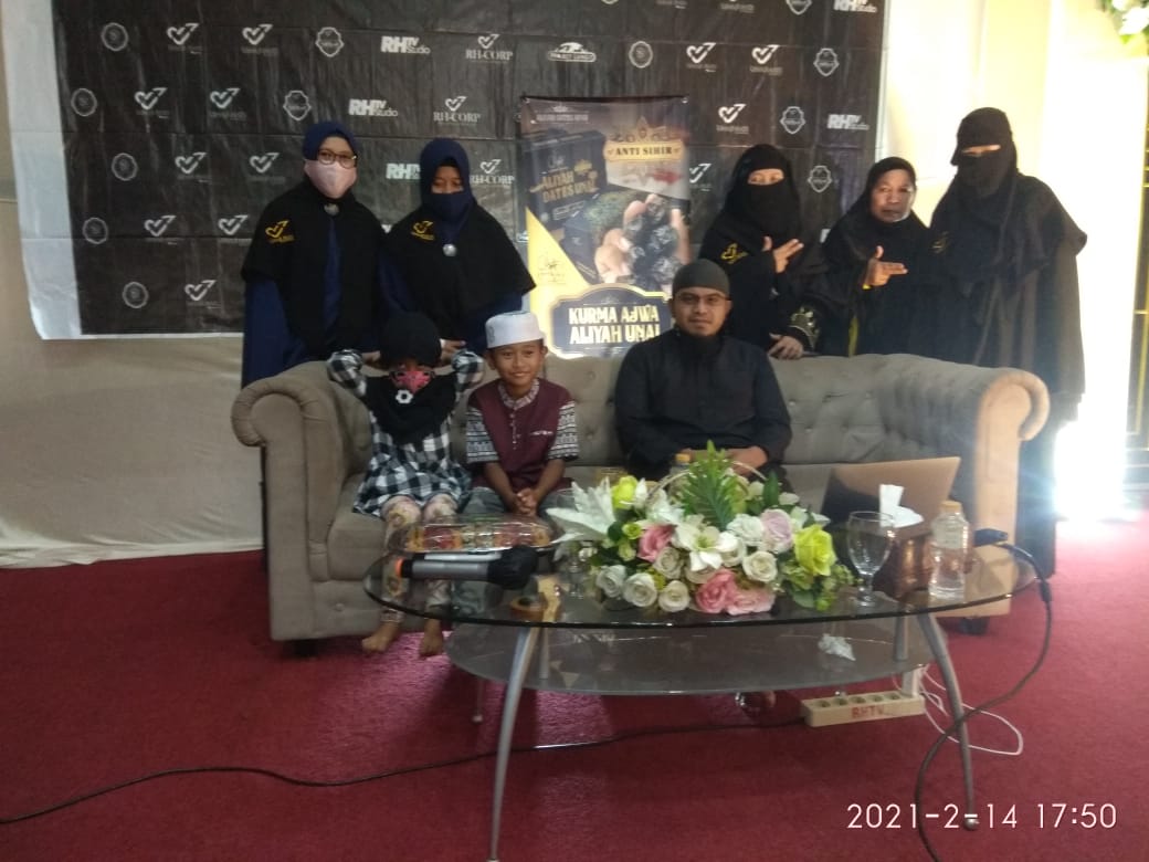 REHABHATI_IT2's tweet photo. Bismillah,
Moment indah bersama Ust @nai_rehab Invent TE dan TFT Sumsel 12,13,14 Februari 2021 di Sri Melayu jl.Demang Lebar Daun Palembang, Sumatra Selatan.
Semakain mempererat ukhuwah kita ..

Barakallahufik..

#rehabhati
#RHIT2
#RHBA
#Ruqyahsyariyyah
#palembangbertauhid https://t.co/u5Y6VzI6ar