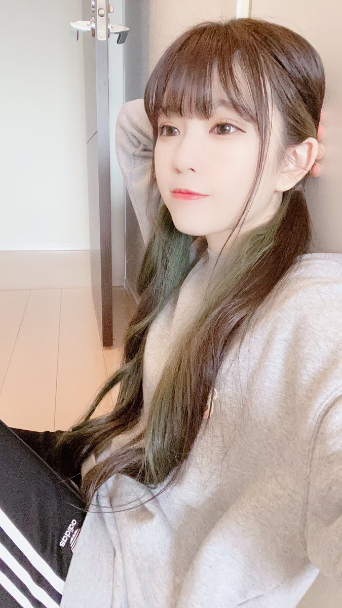 オフ感ありすぎる服装