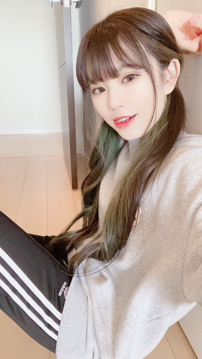 オフ感ありすぎる服装