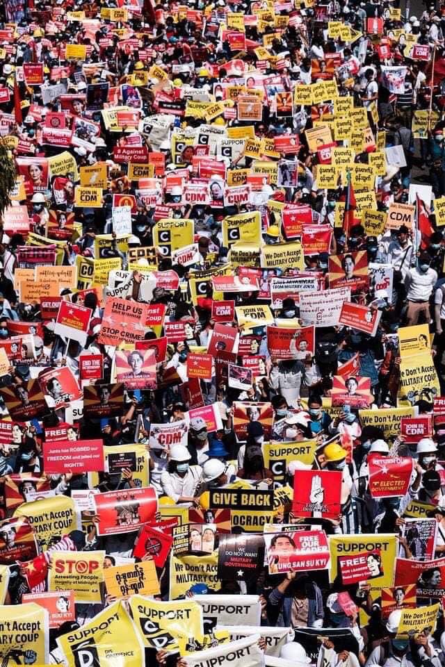 SuThetHan's tweet photo. We will never kneel down the Military Coup !!! #WhatsHapppeningInMyanmar #Feb17Coup #HearTheVoiceOfMyammar #RejectMilitaryCoup https://t.co/QTA3MNzXuV