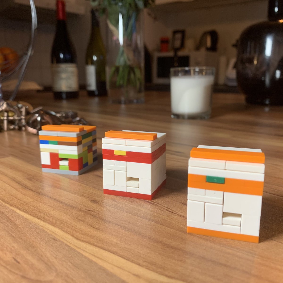 PuzzleBricks's tweet photo. Different prototypes of « The Safe » puzzle.
Designing a puzzle involves multiple step to get it nice to resolve, smooth in the movements but also solid !
The last step is the colorisation 👨‍🎨
#puzzlebricks #puzzlebox #AFOL #brainteaser #LegoIdeas https://t.co/mg9QIa8WWG