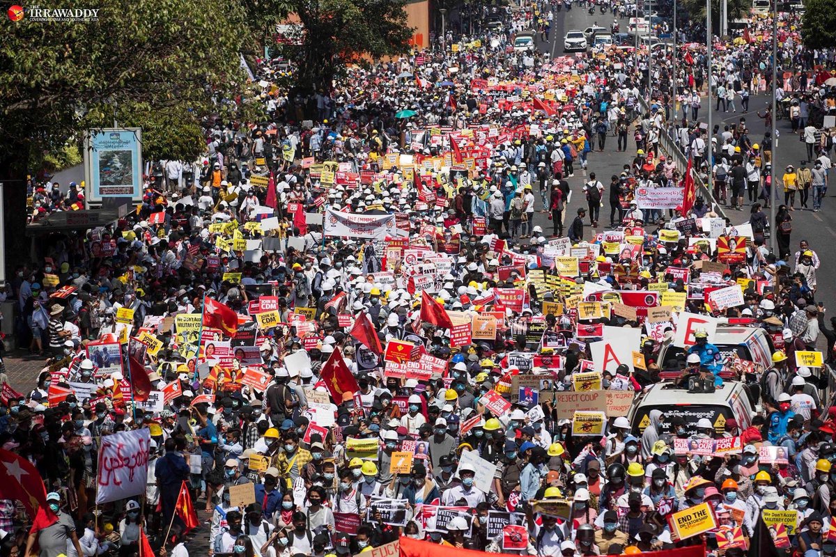 Correction to my prior retweet: Downtown, Yangon.
#Feb17Coup 
#myanmarmilitarycoup 
#WhatsHappeninglnMyanmar