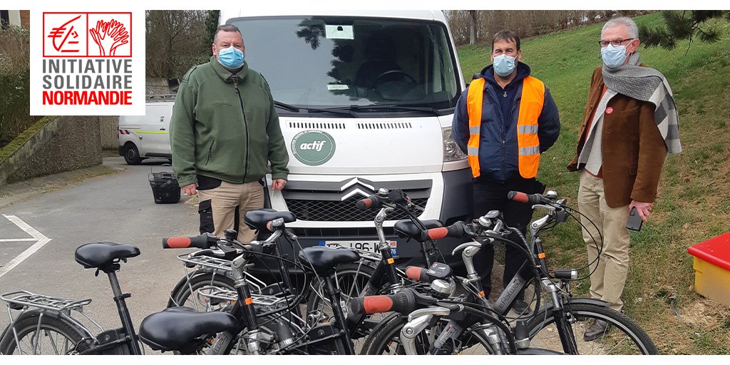 Notre Fonds pour l'#Initiative #Solidaire à remis au garage solidaire de l'#association <a href="/ActifEss/">ACTIF ESS</a> 5 vélos électriques qui faciliteront l'accès à la mobilité de certains publics fragiles.

#VousEtreUtile c'est aussi poursuivre nos actions en faveur de l'#ESS partout en #Normandie