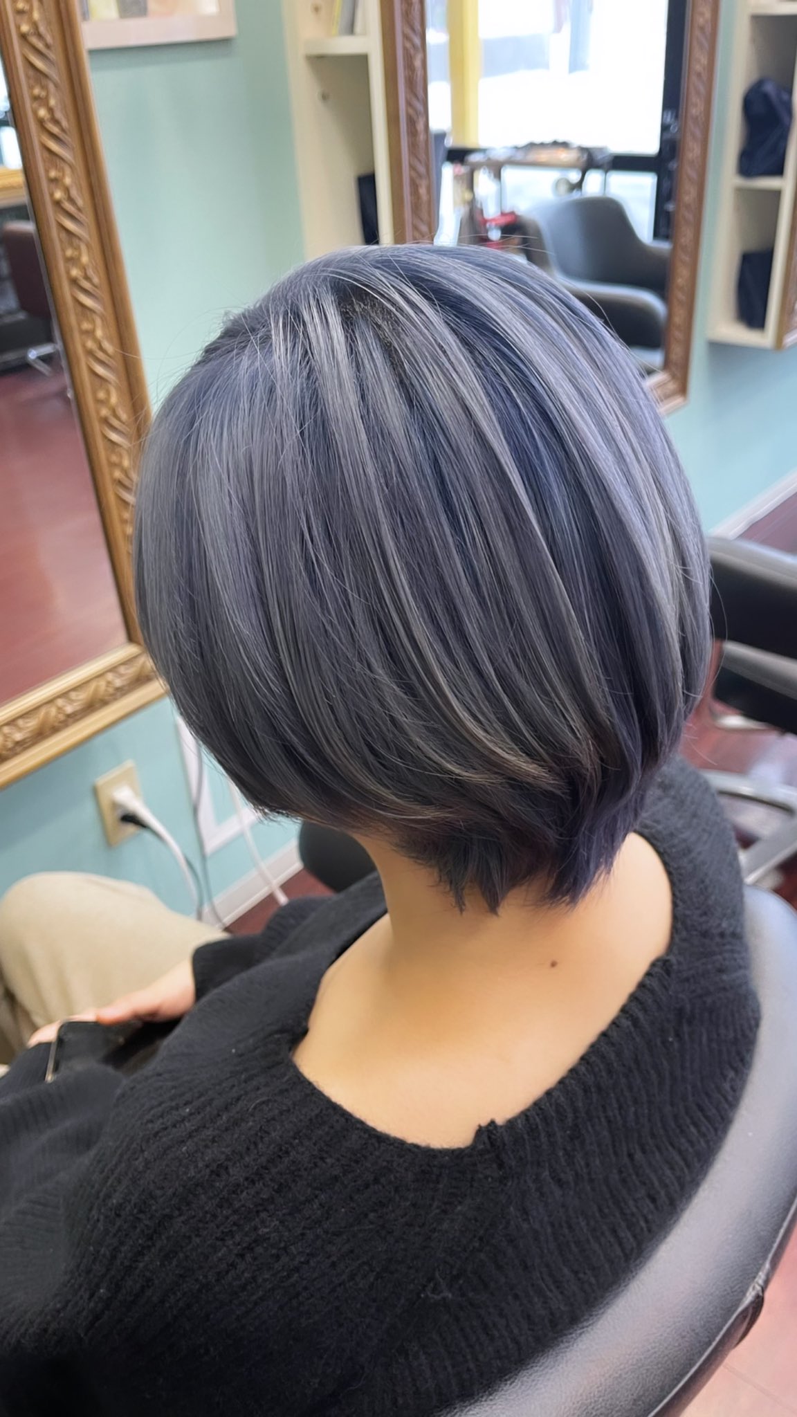 辻村 J D ブルーアッシュグレー 黒スタートから 根元少し濃いブルーからのグレー ショートヘア 小樽 小樽美容師 小樽美容室 札幌 札幌美容師 ブルーカラー ブルーアッシュ ブルーアッシュグレー ブルーグレー ショートカット ショート 辻村 J D ブルーアッシュグレー 黒スタートから 根元少し濃いブルーからのグレー ショートヘア 小樽 小樽美容師 小樽美容室 札幌 札幌美容師 ブルーカラー ブルーアッシュ ブルーアッシュグレー ブルーグレー ショートカット ショート