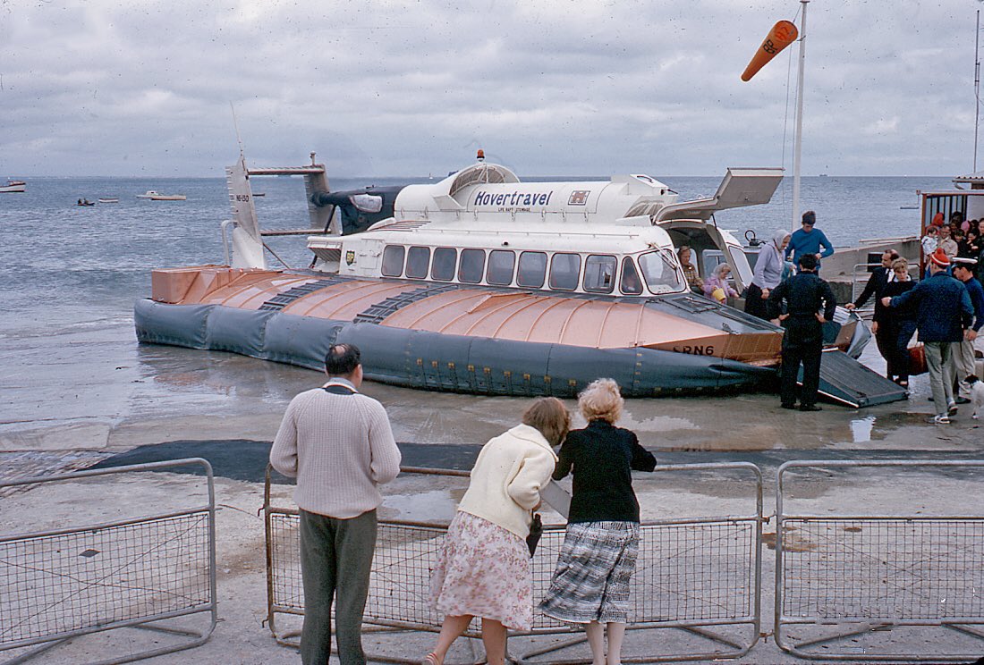 KevPatriot's tweet photo. @Classicbritcom I remember going on this one from Southsea to Ryde on the Isle of White. It was quite exciting, as I recall. I must have been about 10 yrs old at the time. https://t.co/PDY8VP75xv