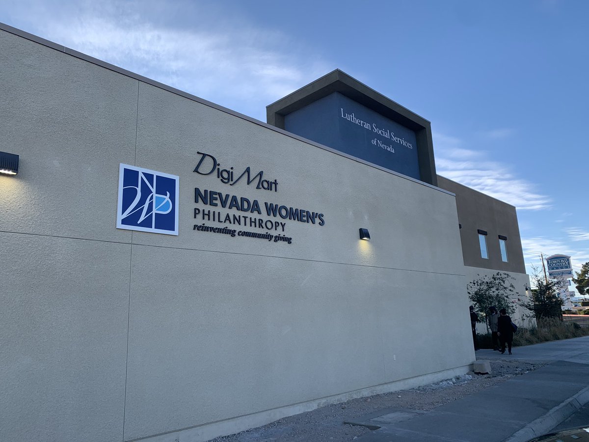 MADKIMBRO's tweet image. Lutheran Social Services of Nevada’s #DigiMart Food Pantry  is expanding! The 3,000 sq. ft. expansion is set to serve 5,000 more struggling families! 🧀🥦🥛🥖🥭🥩 @LSSN89121 #8NN