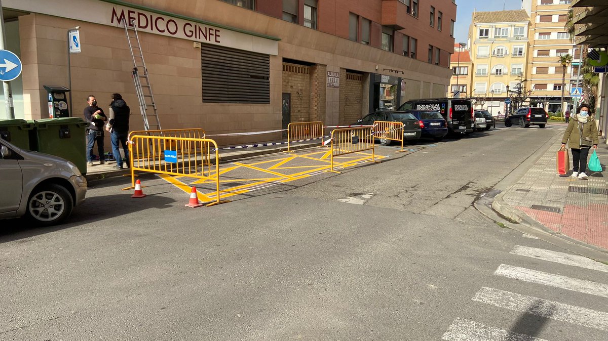 Desde ayer día 1⃣6⃣ el servicio de urgencias del Centro de Salud #Tudela Este prestará el servicio en la calle Aranaz y Vides, habilitándose una zona para estacionamiento EXCLUSIVO de 🚘de este servicio