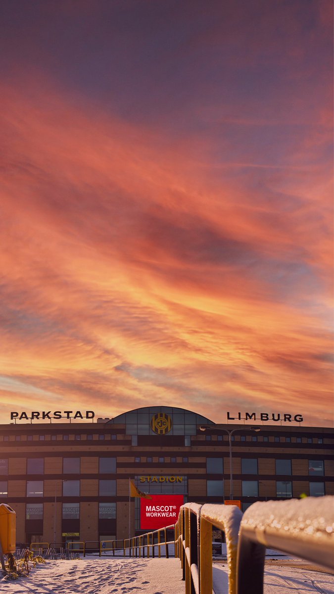 RodaJCKerkrade's tweet photo. 𝙒𝙖��𝙡𝙥𝙖𝙥𝙚𝙧 𝙒𝙚𝙙𝙣𝙚𝙨𝙙𝙖𝙮! 🖼️

Vandaag --> Parkstad Limburg Stadion 🏟️

#WallpaperWednesday https://t.co/wFFJy1oxm0