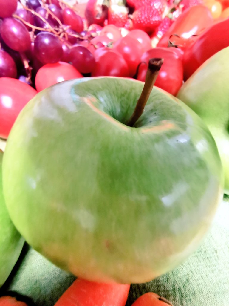 An apple a day keeps the doctor away. #hotelbreakfast