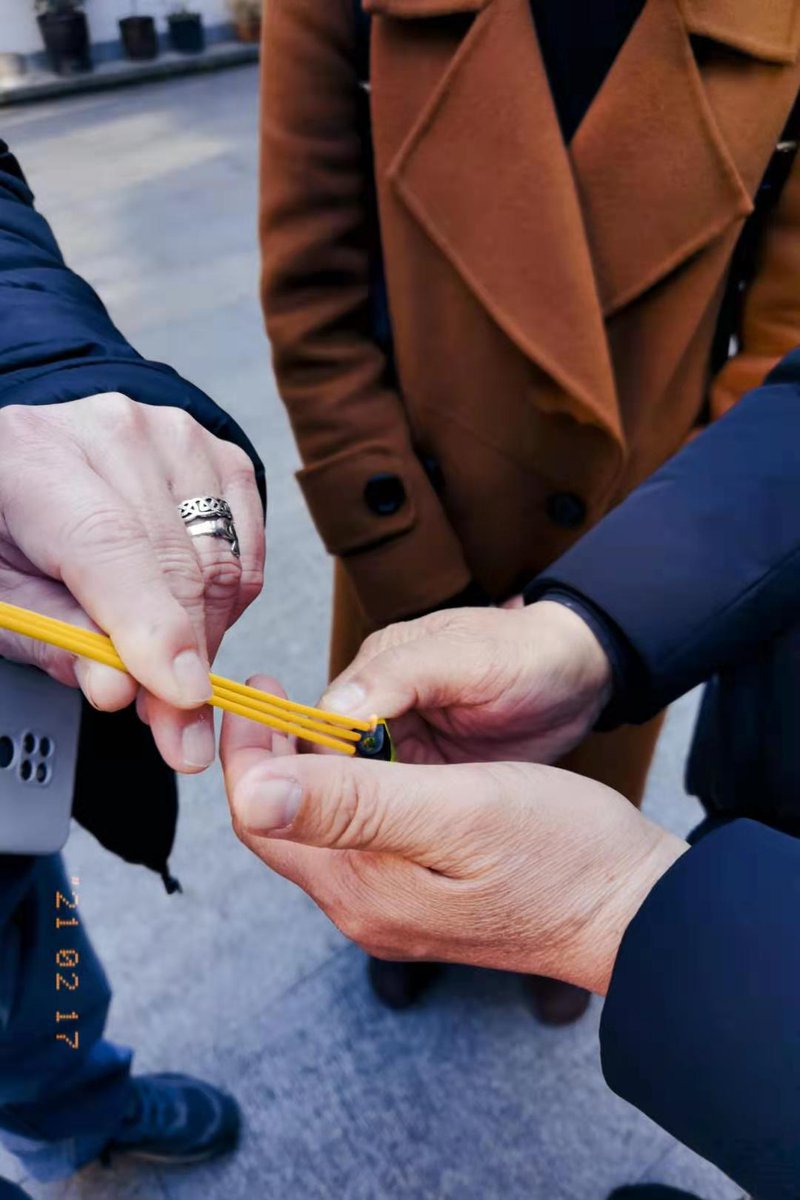 Trebornotrub's tweet image. Lit incense at the temple of the Medicine God in Hangzhou, China for my nephew suffering the effects of #COVID19 in the UK.  #pullingthrough
