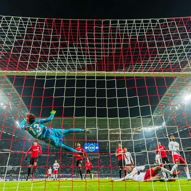  Let's talk about nets baaaaby! Always had an obsession for wild nets. I don't think I'm alone in this? For instance the South American ones that go on for days. The ones with hexagonal holes. The ones with patterns on. Would 'love' to see more examples!