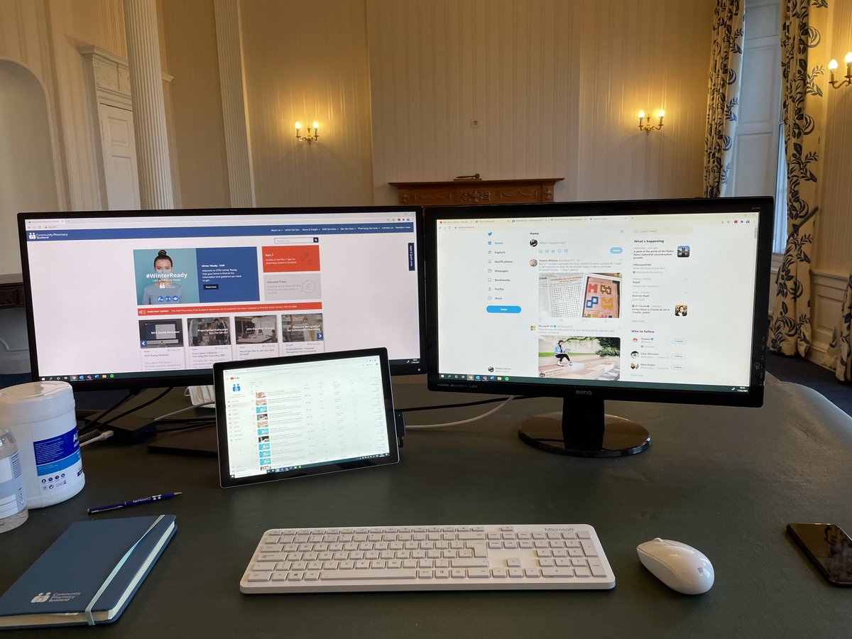 Robbie Collins tweet media