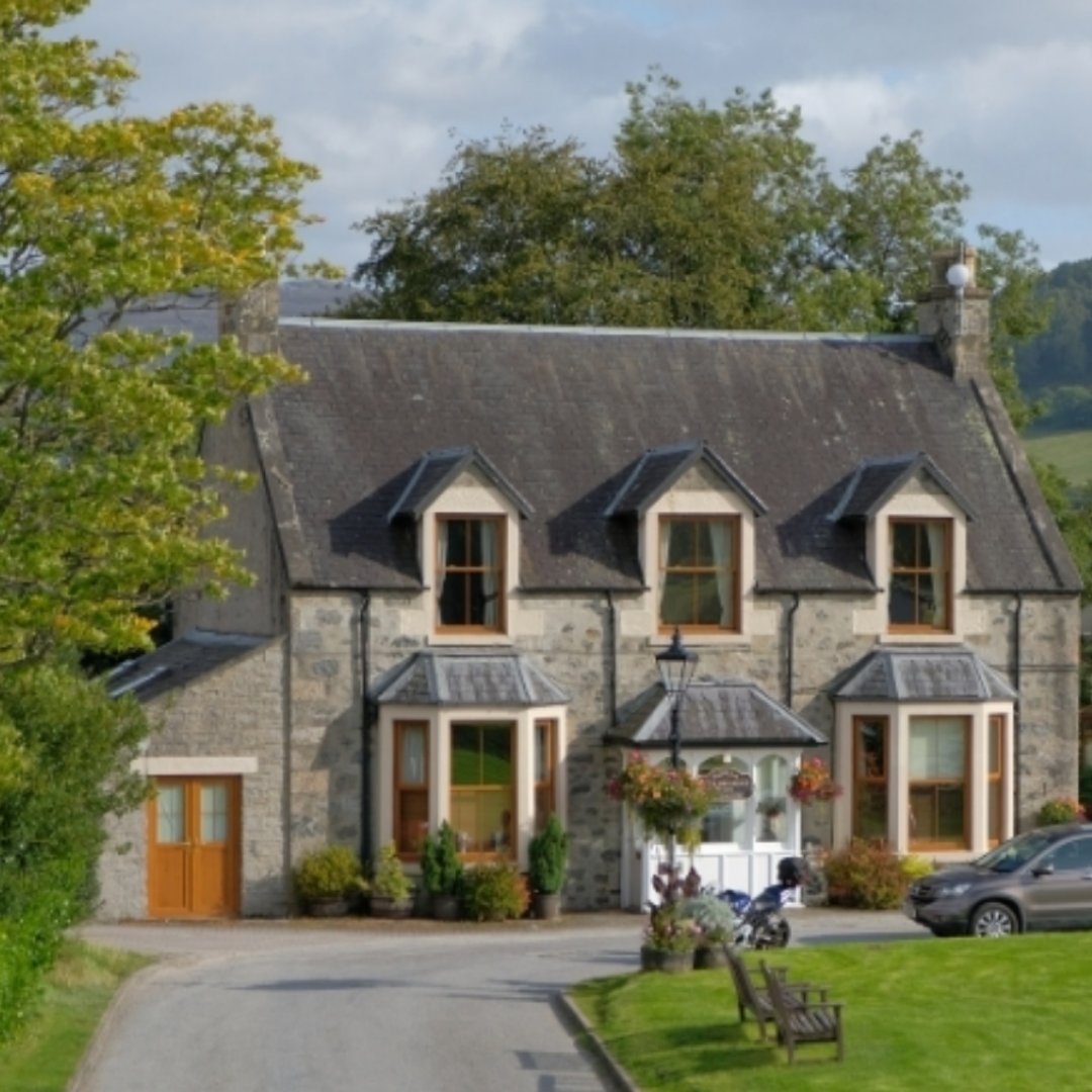 iBookedOnline tweet media