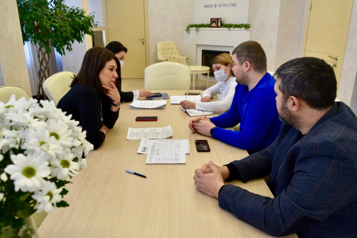 InvestTatarstan's tweet photo. Старт строительства в Казани многопрофильного центра медицинской реабилитации обсудила Талия Минуллина с руководством компании «ПремиумСтрой-Инвест». Проект будет реализован с применением механизма государственно-частного партнерства. #гчп #татарстан https://t.co/8ArVSmJuz9