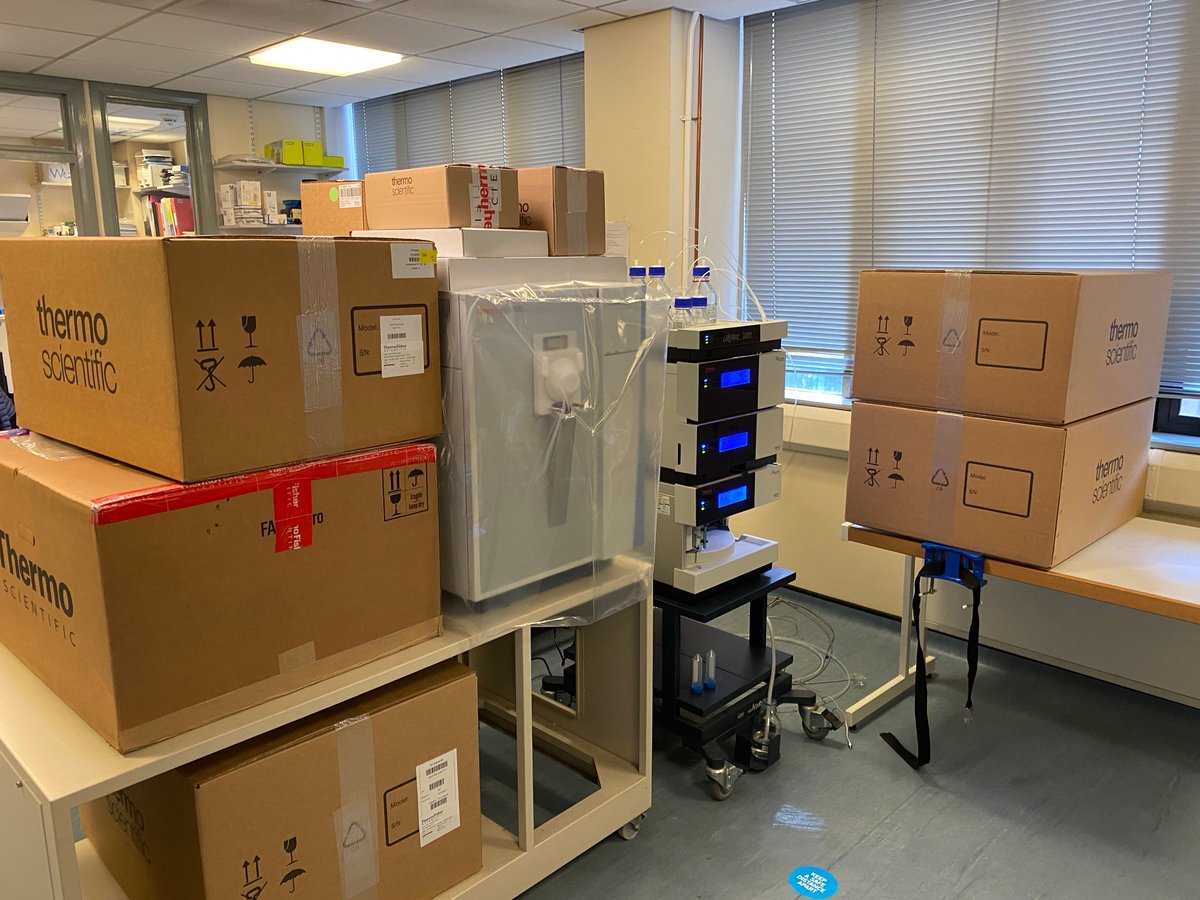 It's new mass spec day 😍😍 <a href="/MassSpecLeeds/">Mass Spec Leeds</a> <a href="/AstburyCentre/">Understanding Life in Molecular Detail</a> <a href="/FbsResearch/">FBS Research Facilities</a>!!!!