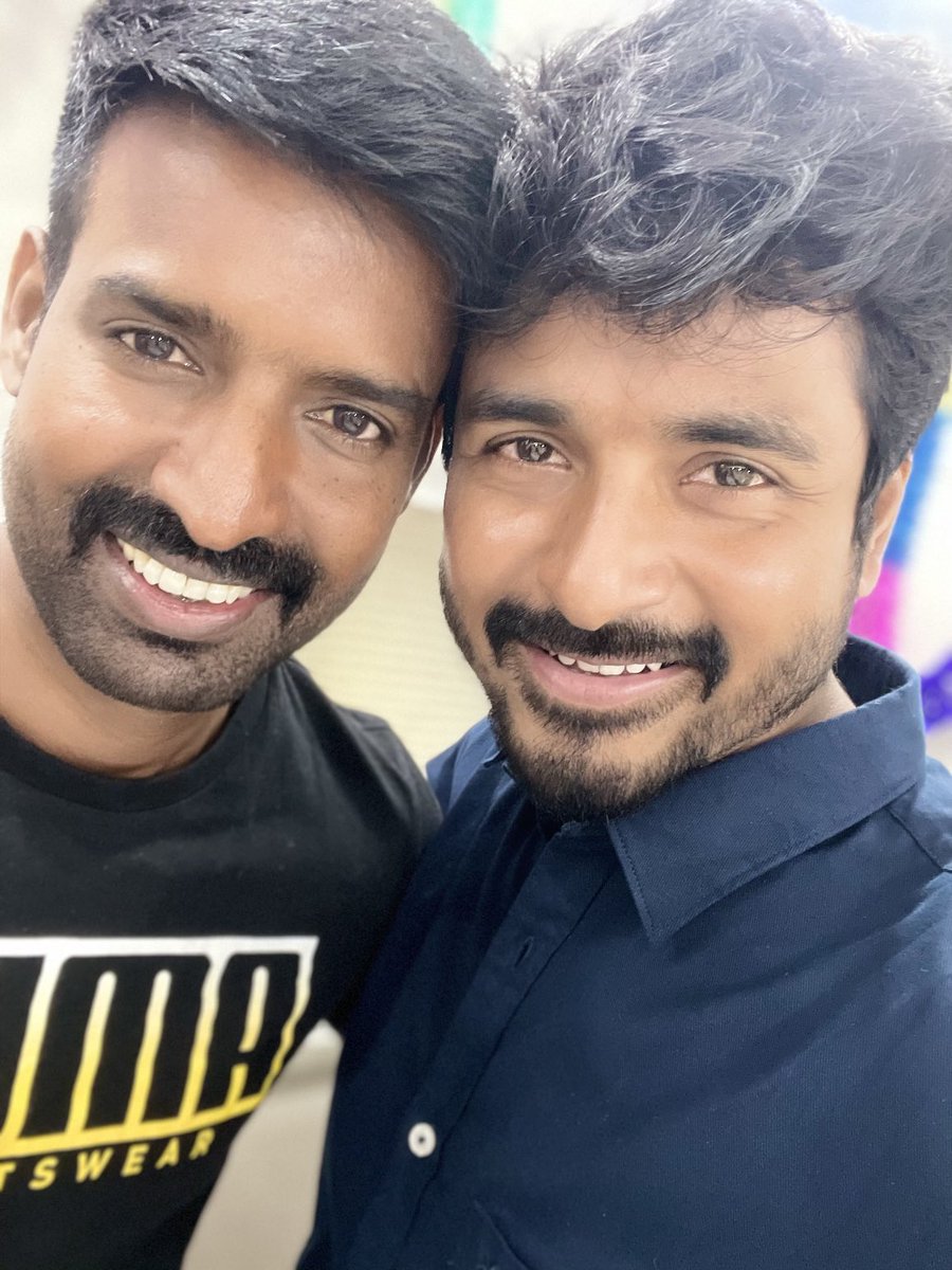 sooriofficial's tweet photo. ரசிப்பவர் மனதை கொள்ளையடிக்கும் என் அன்பு தம்பி டான்னுக்கு பிறந்தநாள் வாழ்த்துகள்💓💓 
⁦@Siva_Kartikeyan⁩ Thampi 
 #HBDSK https://t.co/GjvwDDZ6Wk