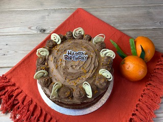 KingsCoffeeShop's tweet photo. Not feeling the love for baking, too busy or need a helping hand? We're making Celebration Cakes for special occasions or if you just want to do something nice for a friend - like this scrumptious chocolate orange sponge cake (and I had a slice - yummy!)😍 https://t.co/B3YyRJyDRK https://t.co/0qRi4IzEXF