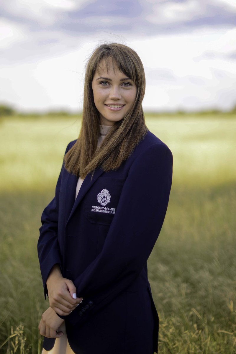 VMNDamesNWU's tweet photo. 𝗛𝗖 𝗜𝗻𝘁𝗿𝗼𝗱𝘂𝗰𝘁𝗶𝗼𝗻

𝗘𝘂𝗻𝗶𝗰𝗲 𝗦𝘁𝗲𝗲𝗻𝗲𝗸𝗮𝗺𝗽

Her portfolios for 2020/ 21 are Sport and Maintenance. She is also the corridor HC member of Villa-Hê. 

#mynwu #nwupukke #vergeetmynie #gaanvirgoud #hkbekendstelling https://t.co/uqkCViePLn