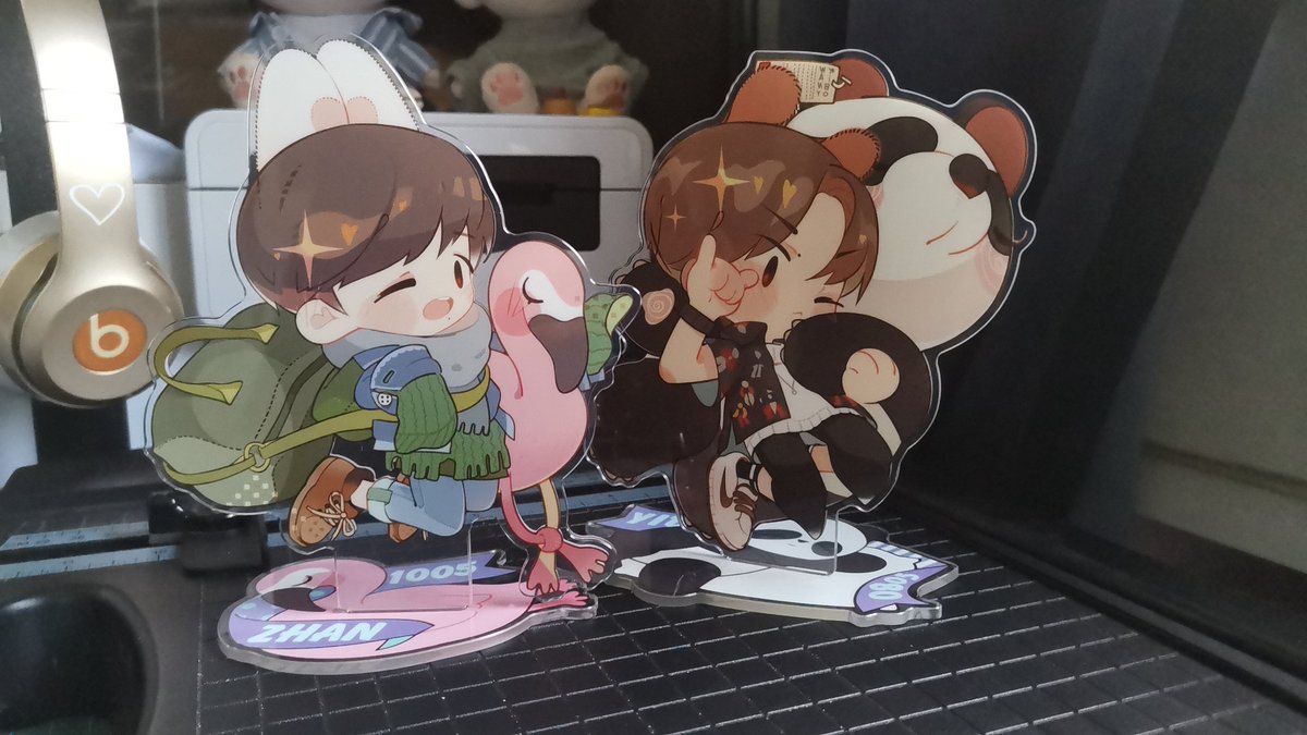 eyxzhn's tweet photo. Giveaway time!

I unexpectedly received an extra set of these mice dolls so it's better if I give them away🥰

⚡Rules⚡
- just RT and like to enter
- winner has to pay for the shipping fees
- must be a cpf (i mean it is ggdd dolls anyway)
- open internationally

#bjyx #yizhan https://t.co/8s6u7df6nD