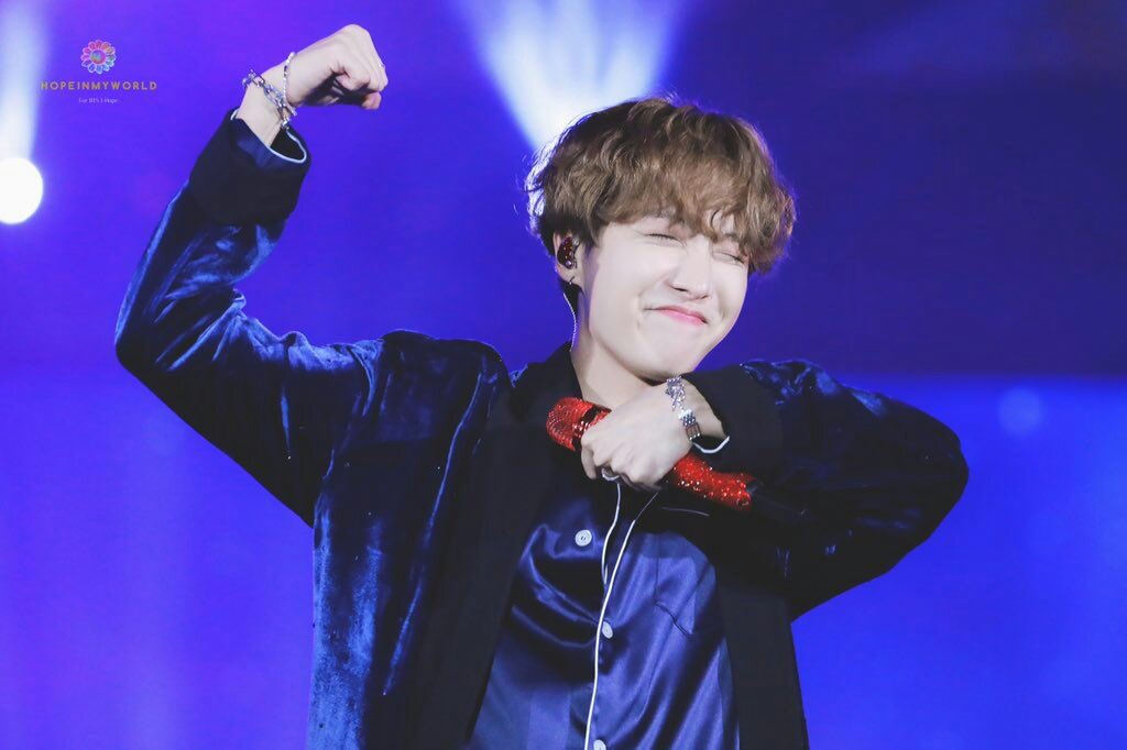uarmyho_ope's tweet photo. 厚比吖～生日快乐呀！宝贝要一直健健康康快快乐乐！💜💜💜 #JhopeDay  #JHOPE https://t.co/LksUBKhtjU