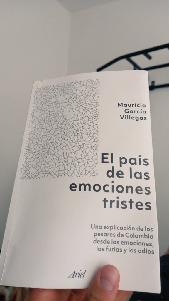 ManuelGarcV3's tweet photo. @mgarciavillegas Desde Manizales, Colombia. ¡Majestuoso libro! mucha admiración por usted. https://t.co/OODf9Fk4cI