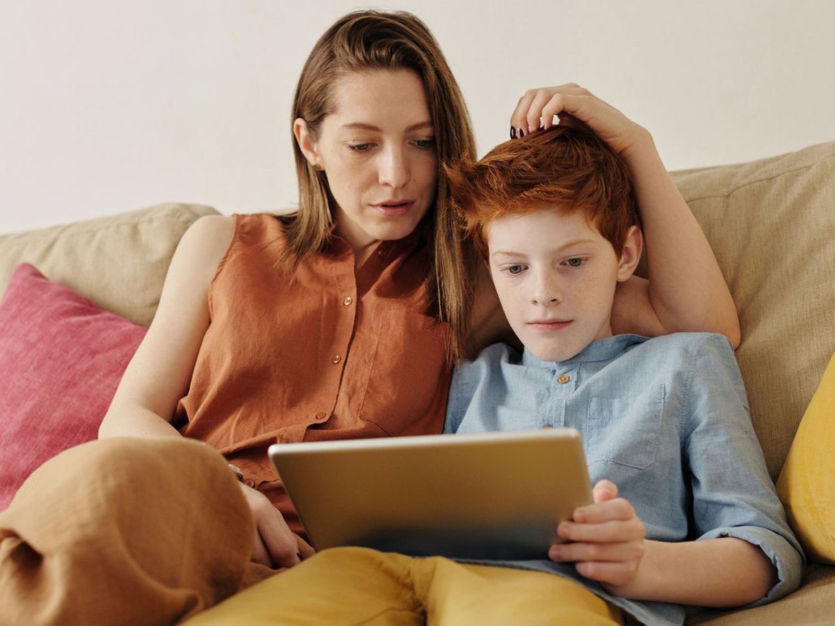 Oggi alle 18:30 parte 2° edizione #GenitoriDigitali. Più di mille iscritti,genitori con figli tra 6 e 15 anni ai quali molte aziende hanno deciso di offrire questo percorso formativo interattivo ideato e condotto da @fparviero come @UnipolGroup_PR <a href="/Banca_MPS/">Banca MPS</a> <a href="/Danone/">Danone</a> e <a href="/SkyItalia/">Sky</a>