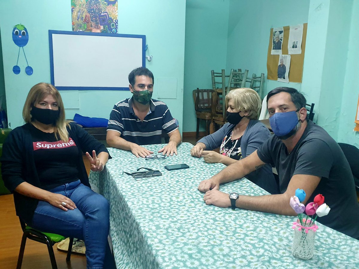 Baschetti1's tweet photo. Con los concejales de #SanMiguel Luz Alvez y Pablo Walker mantuvimos una reunión con la directora de la ONG Resurgir Solidario Stella Maris Díaz para analizar la situación social de #SanMiguel y seguir sosteniendo un esquema de contención a familias en posiciones desfavorables... https://t.co/kkbEDYsErt