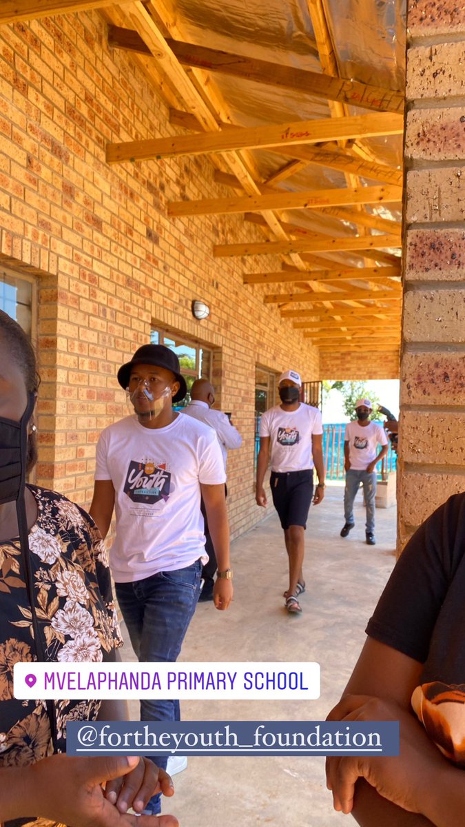 mohale_motaung's tweet photo. Day 3 of our #BackToSchoolShoeDrive took place at Mvelaphanda Primary School.
Thank you once again @ubereats_za , @ForTheYouth_F , and all partners involved in making today absolutely beautiful. π₯Ίππ½ππ½π€π€ #UberEatsGetsIt #ForTheYouthFoundation https://t.co/JGqjqMD9c8