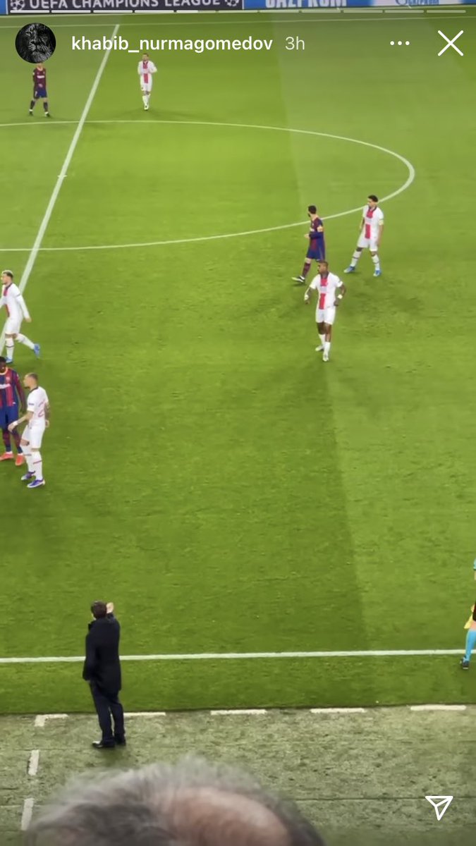 alvaritomfs's tweet photo. Un DJ y Khabib Nurmagomedov pueden ir a ver un #BarcaPsg pero no un aficionado que lleve 50 años de socio. Este es el fútbol que quieren. Intereses, postureo y dinero. Es lo único que interesa: inflar las arcas.

Fuera aficionados, censurando libertad y agrandando el cortijo. https://t.co/uE6FQ7jX7C