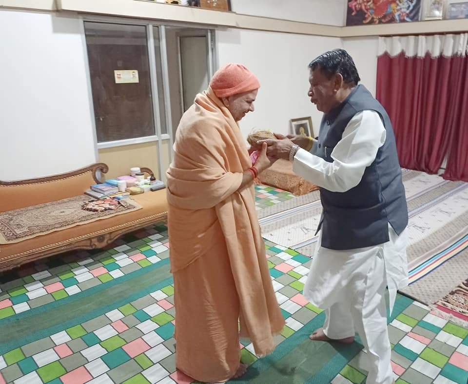 Bisahulal4BJP's tweet photo. !! नर्मदे हर !!
आज अमरकंटक में मृतुन्जय आश्रम में परम पूज्य श्री हरिहरानंद जी महाराज,भाजपा के पूर्व राष्ट्रीय महासचिव श्री गोविंदाचार्य जी के सानिध्य का परम सौभाग्य प्राप्त हुआ। https://t.co/PU0fkS30HO