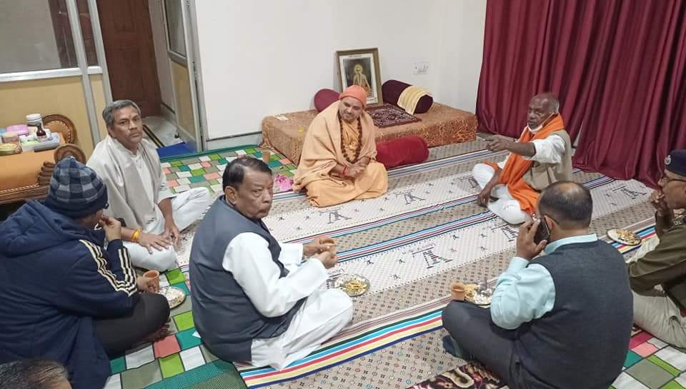 Bisahulal4BJP's tweet photo. !! नर्मदे हर !!
आज अमरकंटक में मृतुन्जय आश्रम में परम पूज्य श्री हरिहरानंद जी महाराज,भाजपा के पूर्व राष्ट्रीय महासचिव श्री गोविंदाचार्य जी के सानिध्य का परम सौभाग्य प्राप्त हुआ। https://t.co/PU0fkS30HO