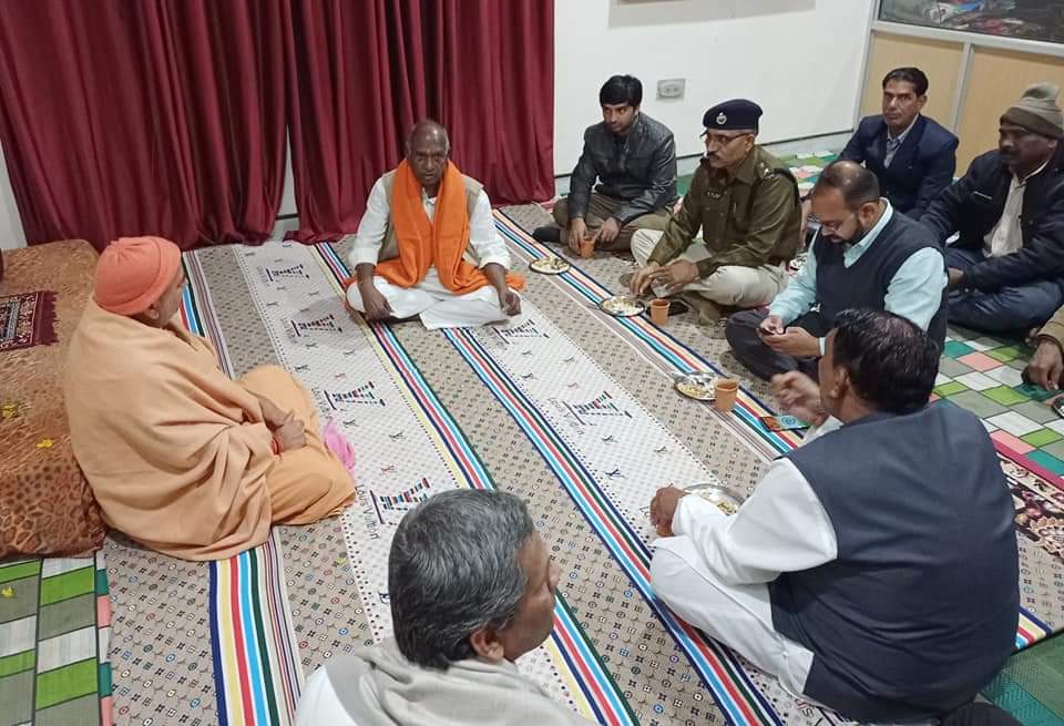 Bisahulal4BJP's tweet photo. !! नर्मदे हर !!
आज अमरकंटक में मृतुन्जय आश्रम में परम पूज्य श्री हरिहरानंद जी महाराज,भाजपा के पूर्व राष्ट्रीय महासचिव श्री गोविंदाचार्य जी के सानिध्य का परम सौभाग्य प्राप्त हुआ। https://t.co/PU0fkS30HO
