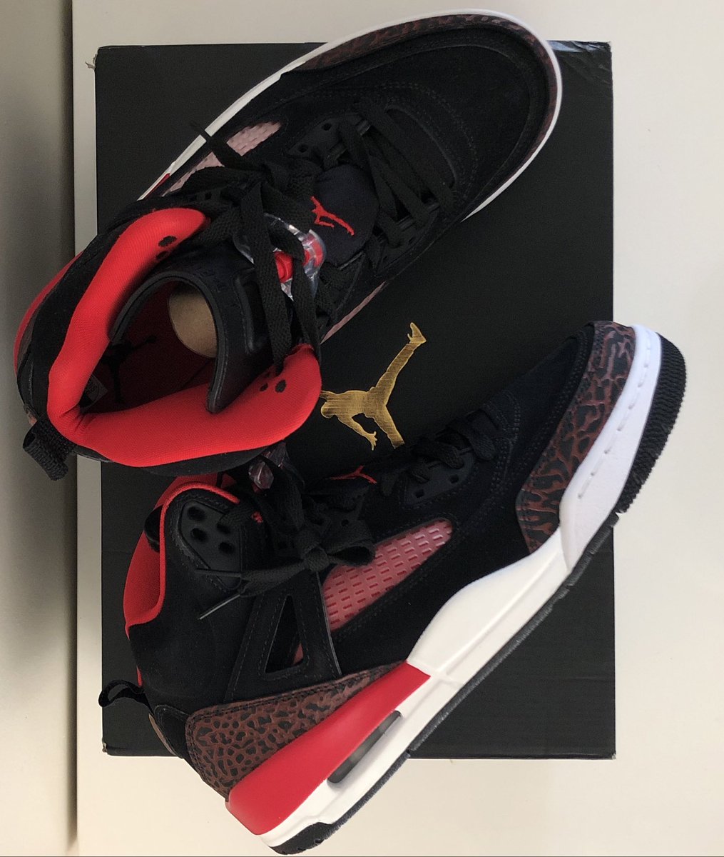 For all the Spike Lee fans 📹
Added to sneaker stock in Windhoek! 

Air Jordan Spizike 
Black University Red 🔴⚫️⚪️ 

Online store - March 2021
Physical store - April 2021