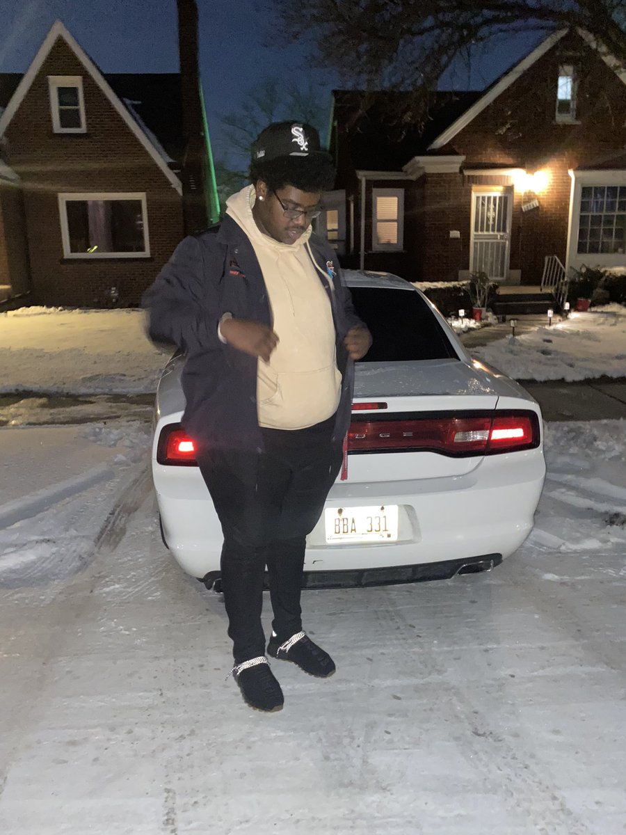 shechosemark_'s tweet photo. “Street n*gga I kame from the koncrete ,this my bloxk” https://t.co/rWp3YJWSik