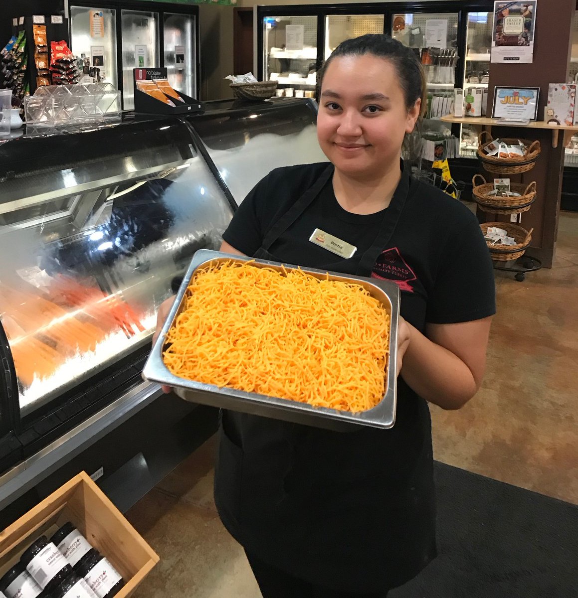 Happy #humpday everyone! 👋

Today's featured menu item is our popular and deliciously cheesy Turkey Broccoli bake 😋 Come on in and try some or take it to go.

#jdfarms #buylocal #langlyfresh #eatturkey