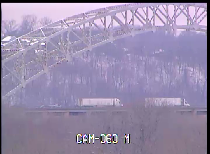 TRIMARCTraffic's tweet photo. Traffic Alert: Crash: I-64 West @ MM 0.1 on Sherman Minton Bridge. Right lane is blocked! https://t.co/ZwTJJUeYoy