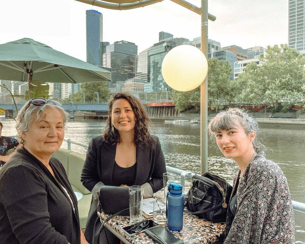 SenemsMelbourne's tweet photo. Bazen insan öyle özlenir ki.
.
.
.
.
.
.
.
.
#avustralyadayasam #melbourne #sydneyaustralia #senems #senemsmelbournediary #senemdentavsiye #youtube #avustralyavatandaşlığı #gezginler #kadingezginler #avustralyadakiturkler #avustralyavizesi #melbournestreetart #pasaport #yur… https://t.co/E7gbZ9JLoI