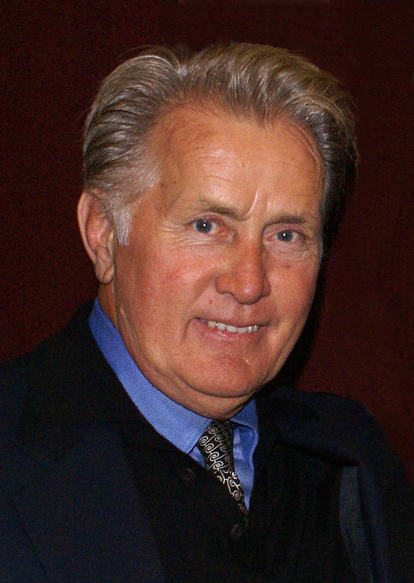 StephMillerShow's tweet photo. The legendary Martin Sheen joins Malcolm Nance next to talk about what they’re both doing to help free political prisoners in Russia. @MalcolmNance #SexyLiberal #SexyLibArmy #ImpeachmentTrial #FreePussyRiot https://t.co/hgmvGGB8b0