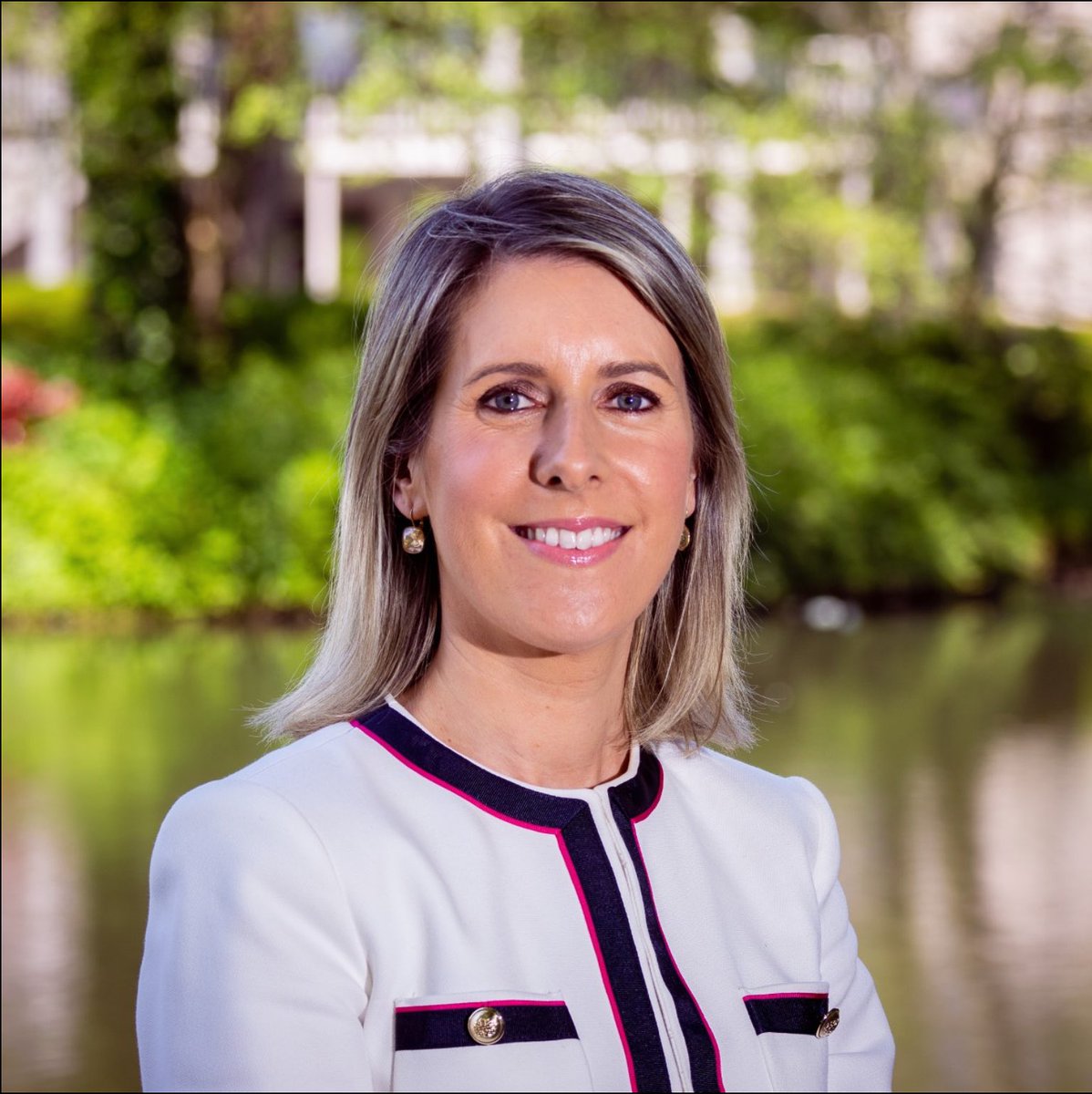 FotaIsland's tweet photo. Toolkit for Revenue Management in 2021 @IHFcomms Webinar February 17th at 4.00pm

Our Director of Sales &amp; Marketing Finola Twomey Two joins a panel discussion alongside Liam Minihan, iNua Hospitality and Alan Smullen, The Doyle Collection

Register here: https://t.co/qR3RczVOE7 https://t.co/7pG0VH5Jnz