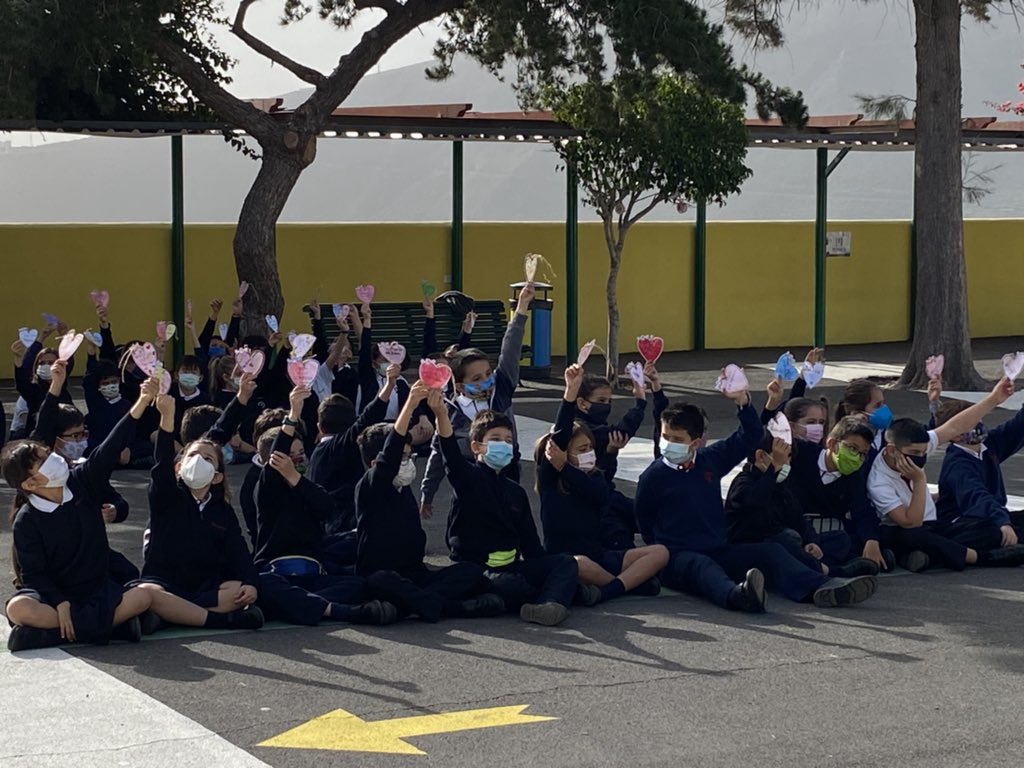 Csdomingo's tweet photo. Los pequeños de primaria comienzan este #MiércolesDeCenizas la #Cuaresma con el propósito de convertir nuestros corazones. 💜Vamos #Contigo4puntp0  #CaminoDelCorazón #DeCaraADios #EnMiVida #AsíEsNazaret https://t.co/uijuJ15FM0