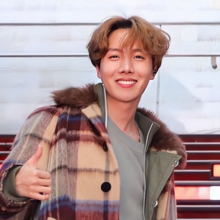 This is hoseok from 2012-2013 but as u scroll down you'll get a devastating surprise a thread—