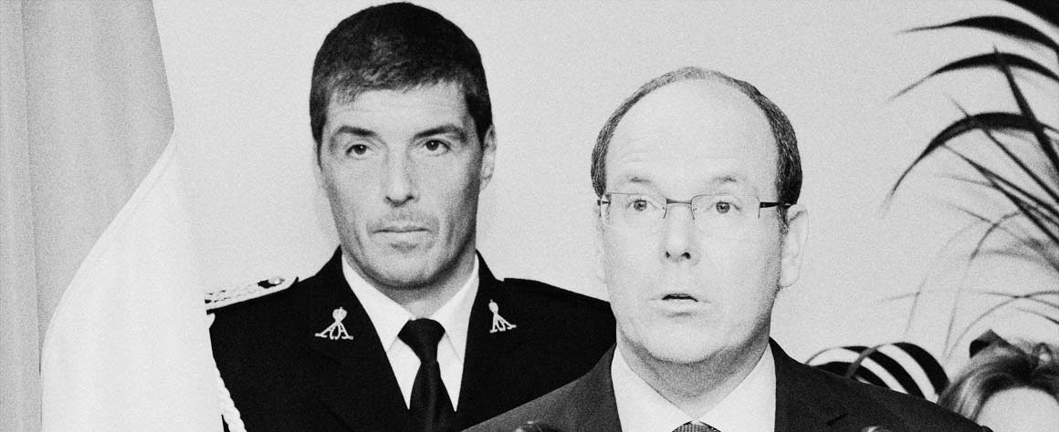 actualites_nrv's tweet photo. Mort accidentelle en 2013 (!) du chef de la sécurité de Monaco : André Muhlberger. 
Le procès du pilote italien du bateau, prévu aujourd'hui au Tribunal de Nice repoussé au 2 avril pour cause de #COVID19. 
#Nice #Nice06 
https://t.co/Ct0KVmCey9 @VanityFairFR https://t.co/PqeeXpkPUg