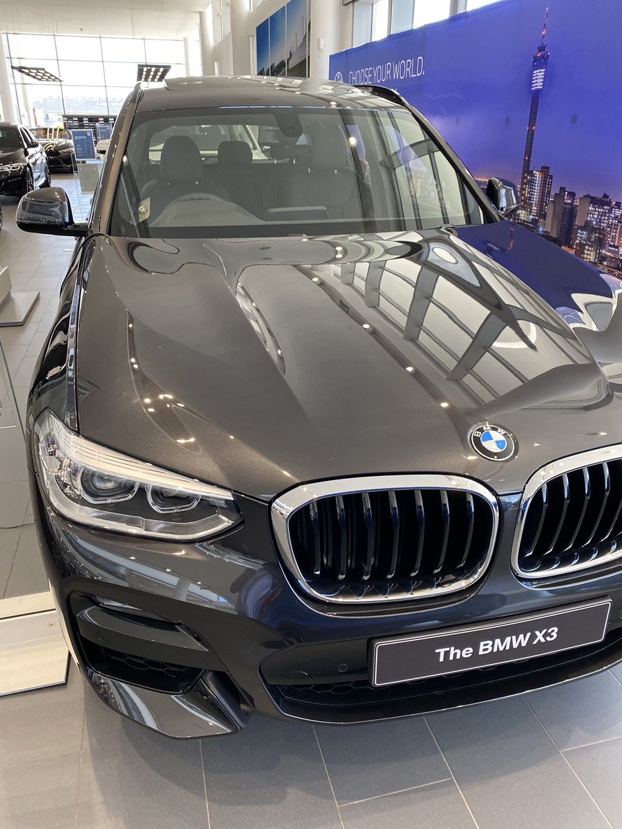 SelfieRunnerZA's tweet photo. The first thing I do when I go eye shopping is to check the boot space because my daughter’s wheelchair. Khawuyenze lapho Thixo wami ndiyacenga. Nani there by @BMW_SA please sponsor this single father &amp; his baby girl for at least 3 months ndiyacenga 🙏🏾🙌🏾🙏🏾 https://t.co/LnJGXls7Td