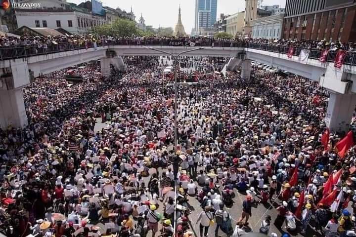 Pomelo37725866's tweet photo. Myanmar civilians don't wanna dictatorship and oppose military coup.
#Feb17coup
#WhatsHappeninglnMyanmar 
#RejectMilitaryCoup https://t.co/5M3GJzRnzL