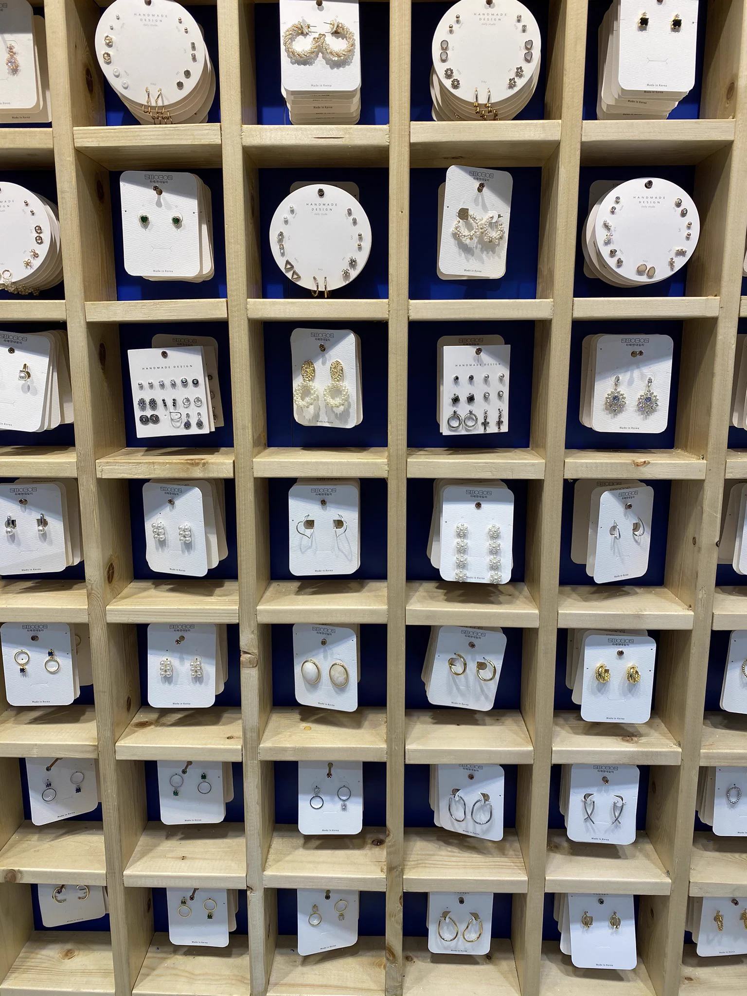 新大久保にあるコスメ＆カフェ『ラテアンドコス』に注目！1000円前後でコスメやアクセサリーが買えちゃう！！