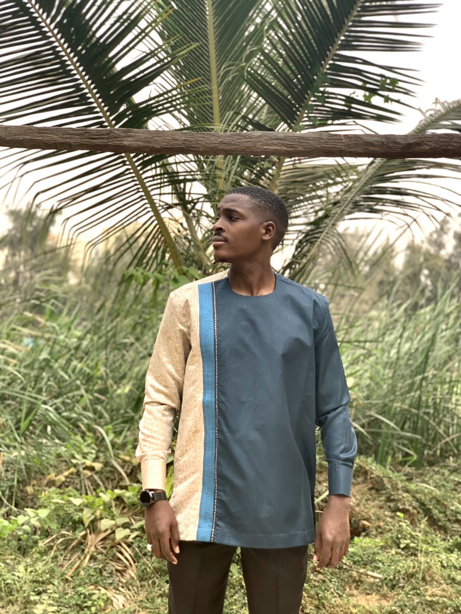 Cova_sn's tweet image. « Le style est une manière de dire qui vous êtes sans parler. »
•
Nous proposons des modèles uniques 😊
•
Coucou @doum0 
•
#cova #fashion #mood #vertfonce #vert #noir #man #homme #broderie #boubou #tradimoderne #fashionstyle #senegal🇸🇳 #africa #kebetu #team221 #style #etre